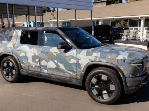 Rivian、新型EV「R2 SUV」をSXSWで発表へ！迅速な市場投入でEV市場に挑む